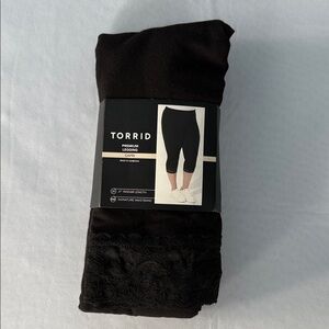 Torrid Black Lace Trim Capri Leggings